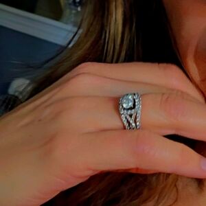 Special Offer: 1/3 CTW Round Diamond Curved Band in 14K White Gold (2 Bands)